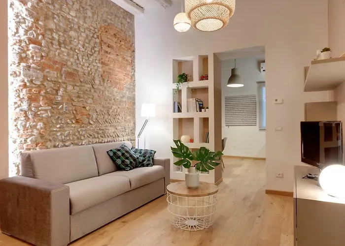 Mamo Florence - Borgo Apartment